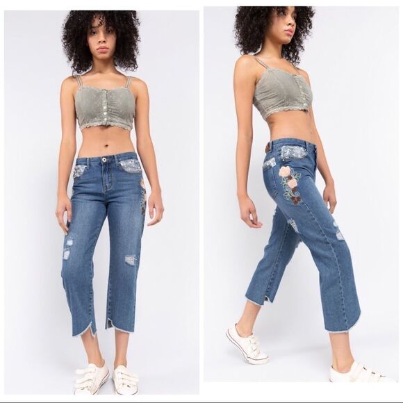 𝅺boyfriend Fit Distressed Jeans w Floral Embroidery - Picture 1 of 15